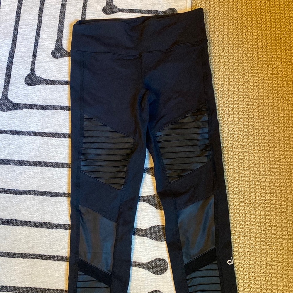 Black Alo Moto Legging, worn once, size XS